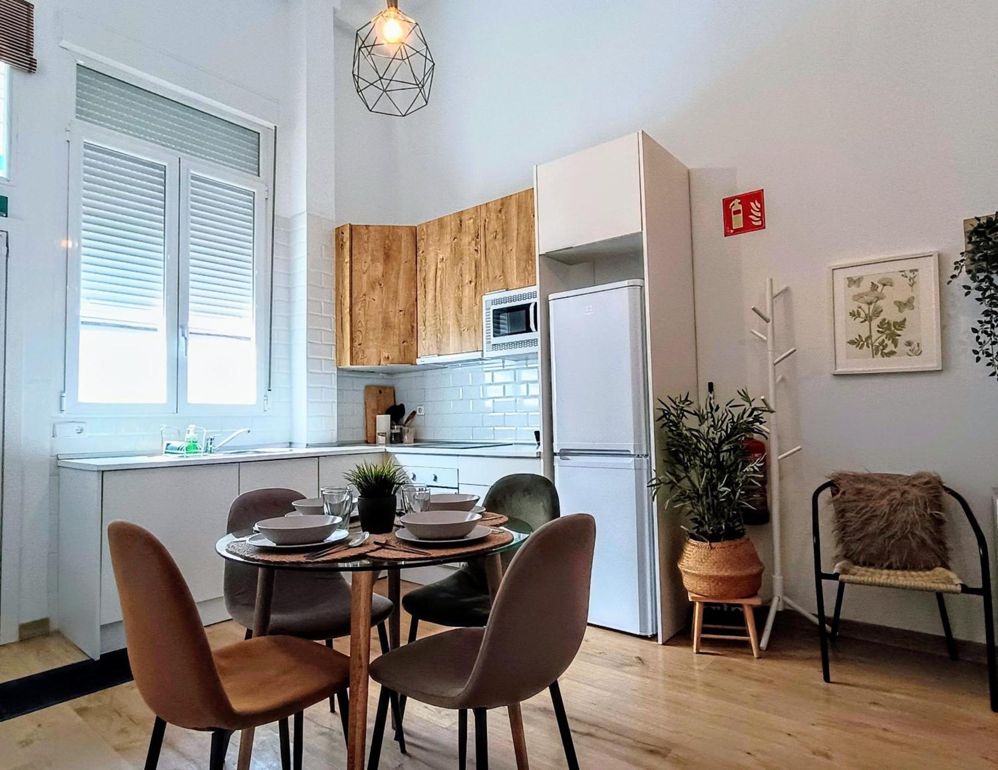 Appartement Comfy Loft, 6 Metro Stops From Downtown, Ac & Wifi *