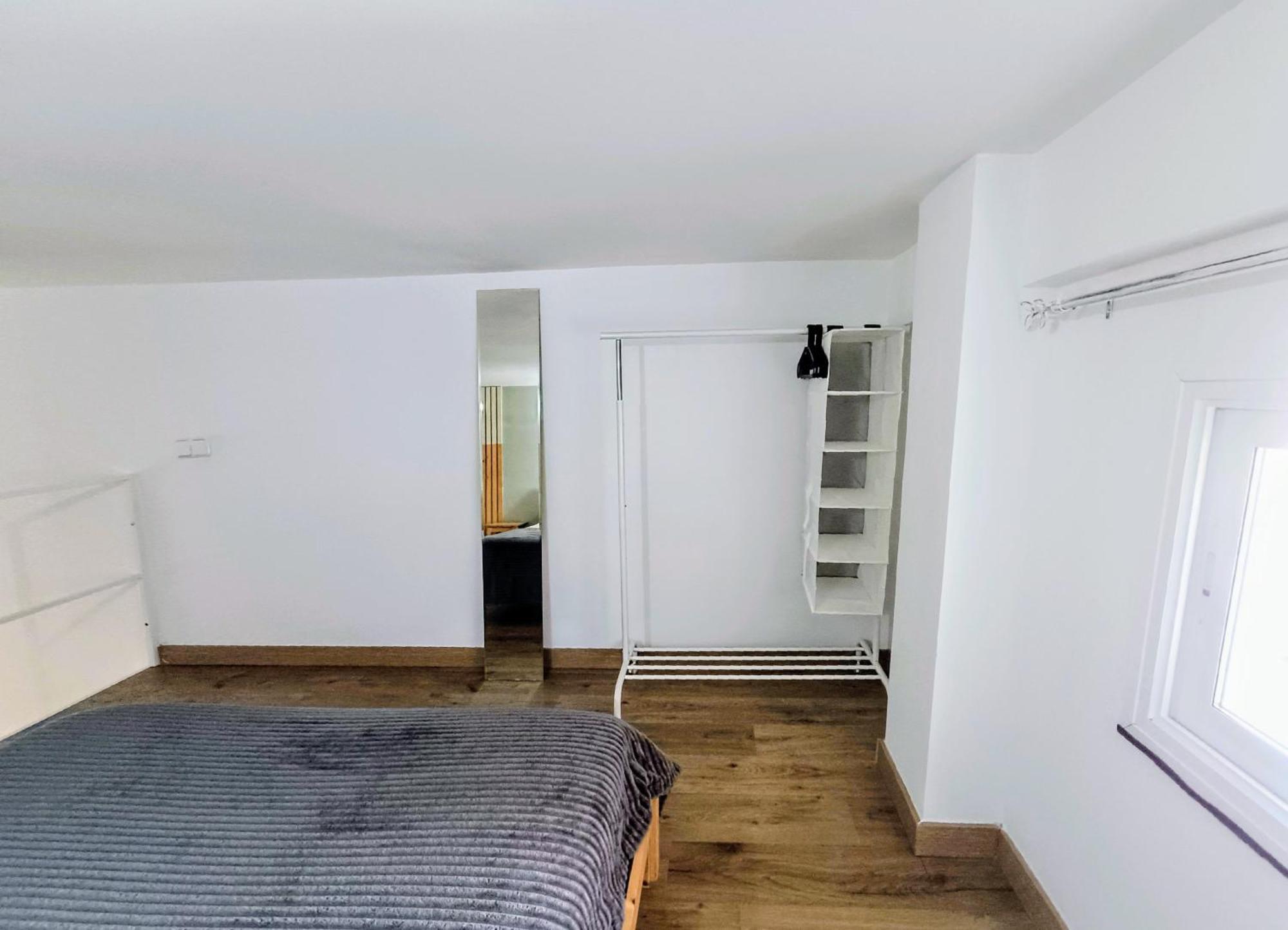 Comfy Loft, 6 Metro Stops From Downtown, Ac & Wifi Appartement *